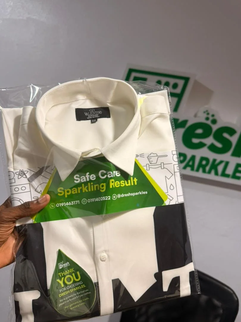 Une chemise soignée et emballée par DreshSparkles